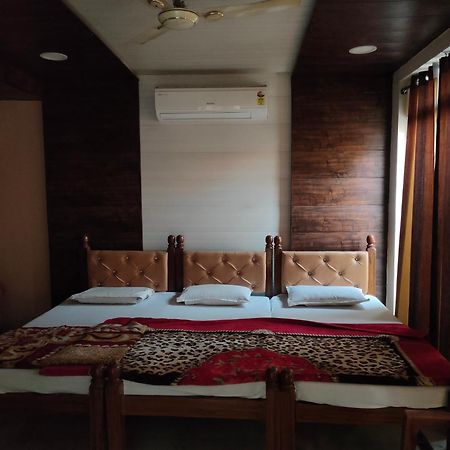 Sgh Guest House Mathura Extérieur photo