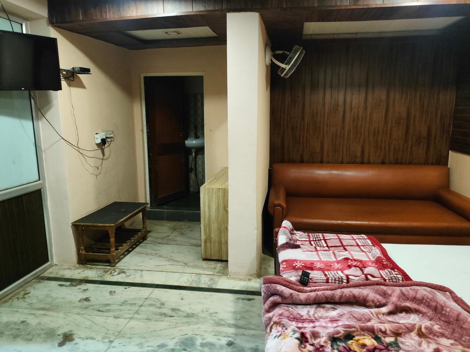 Sgh Guest House Mathura Extérieur photo
