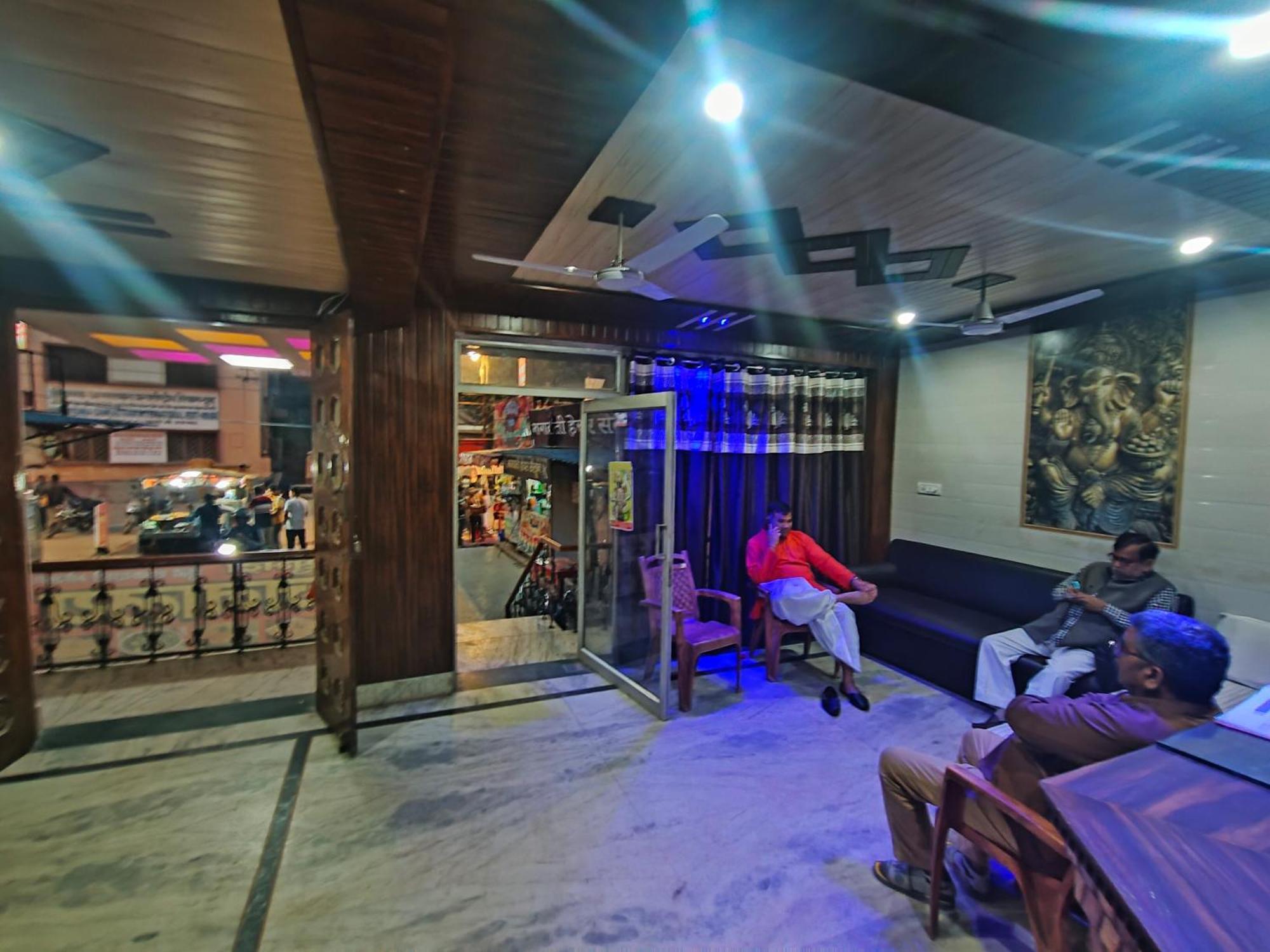 Sgh Guest House Mathura Extérieur photo