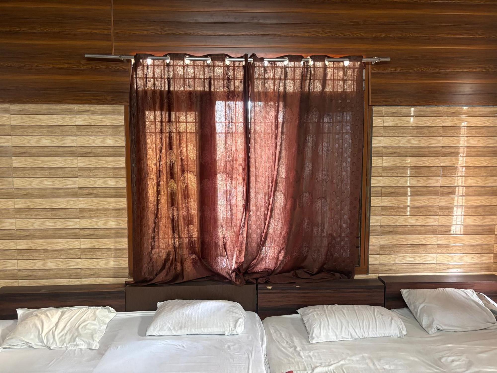 Sgh Guest House Mathura Extérieur photo