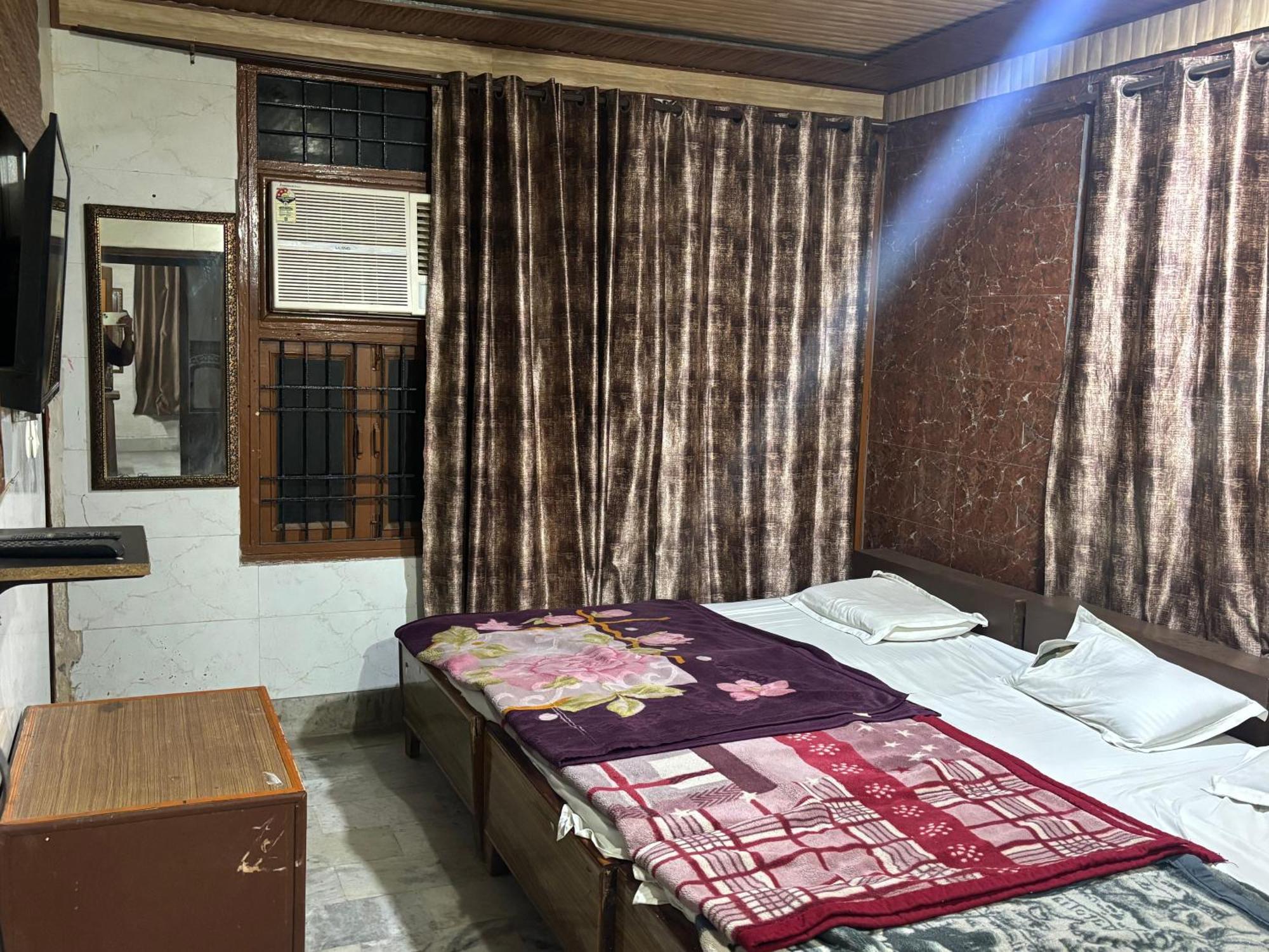 Sgh Guest House Mathura Extérieur photo