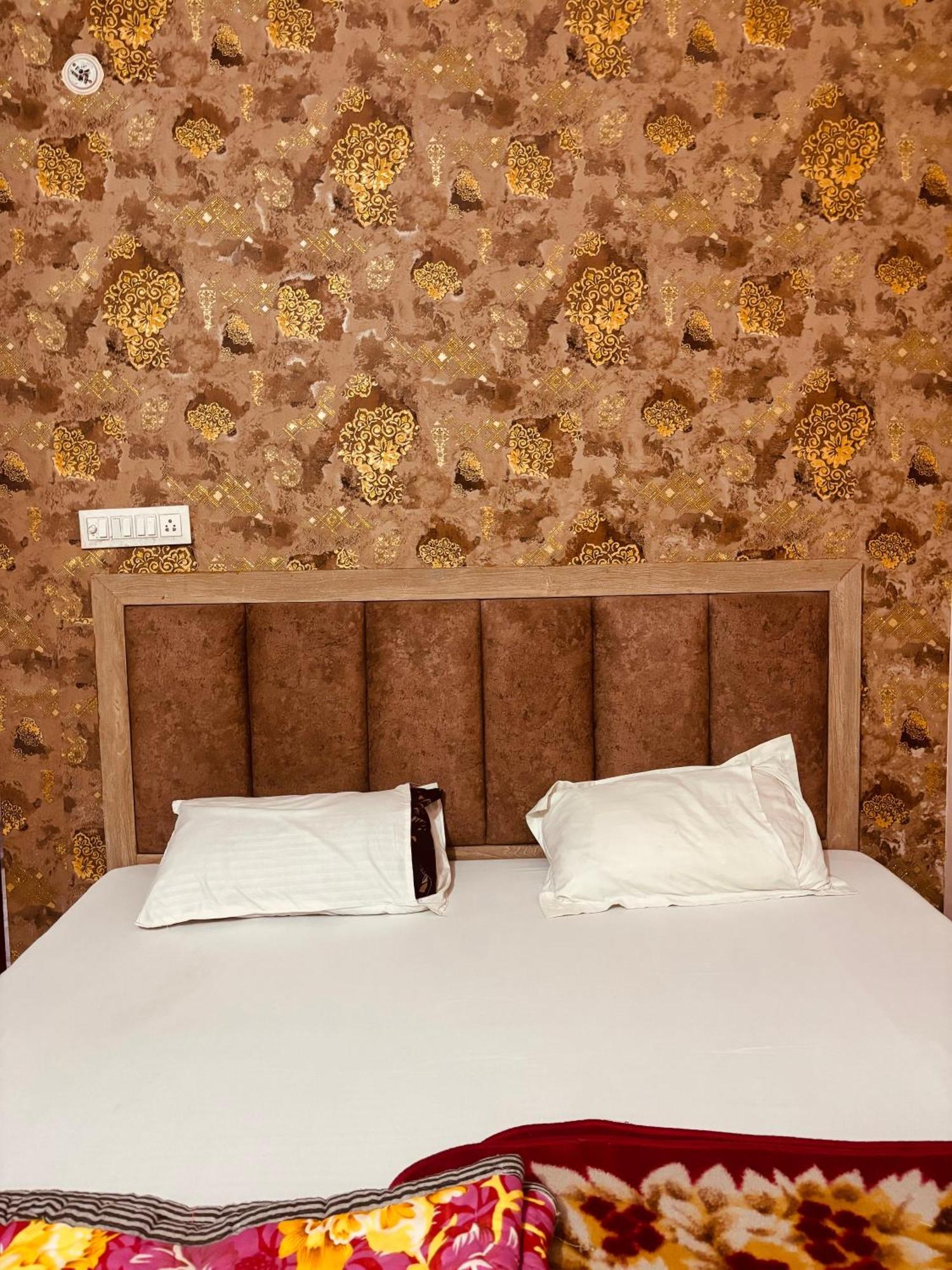 Sgh Guest House Mathura Extérieur photo