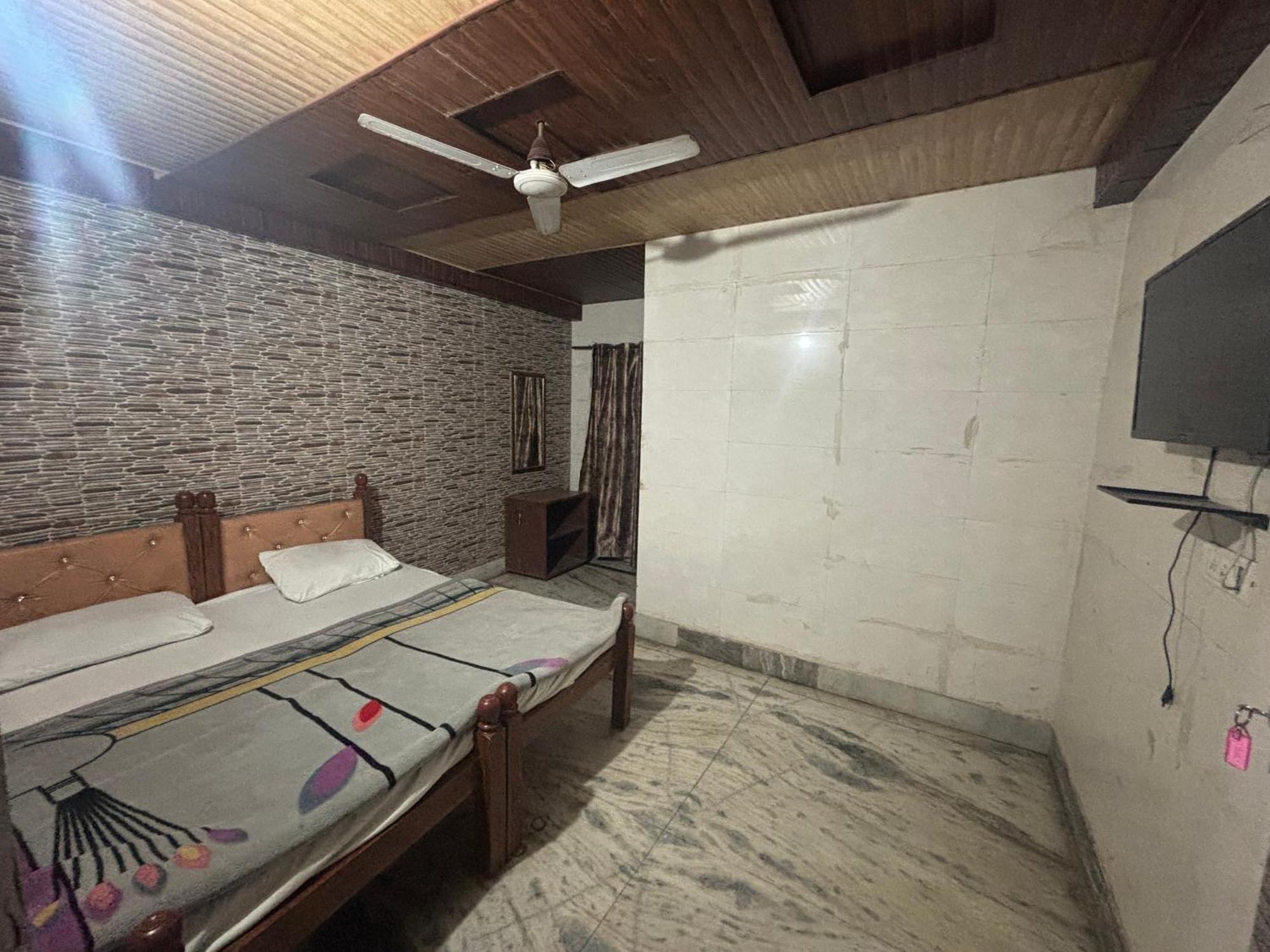Sgh Guest House Mathura Extérieur photo