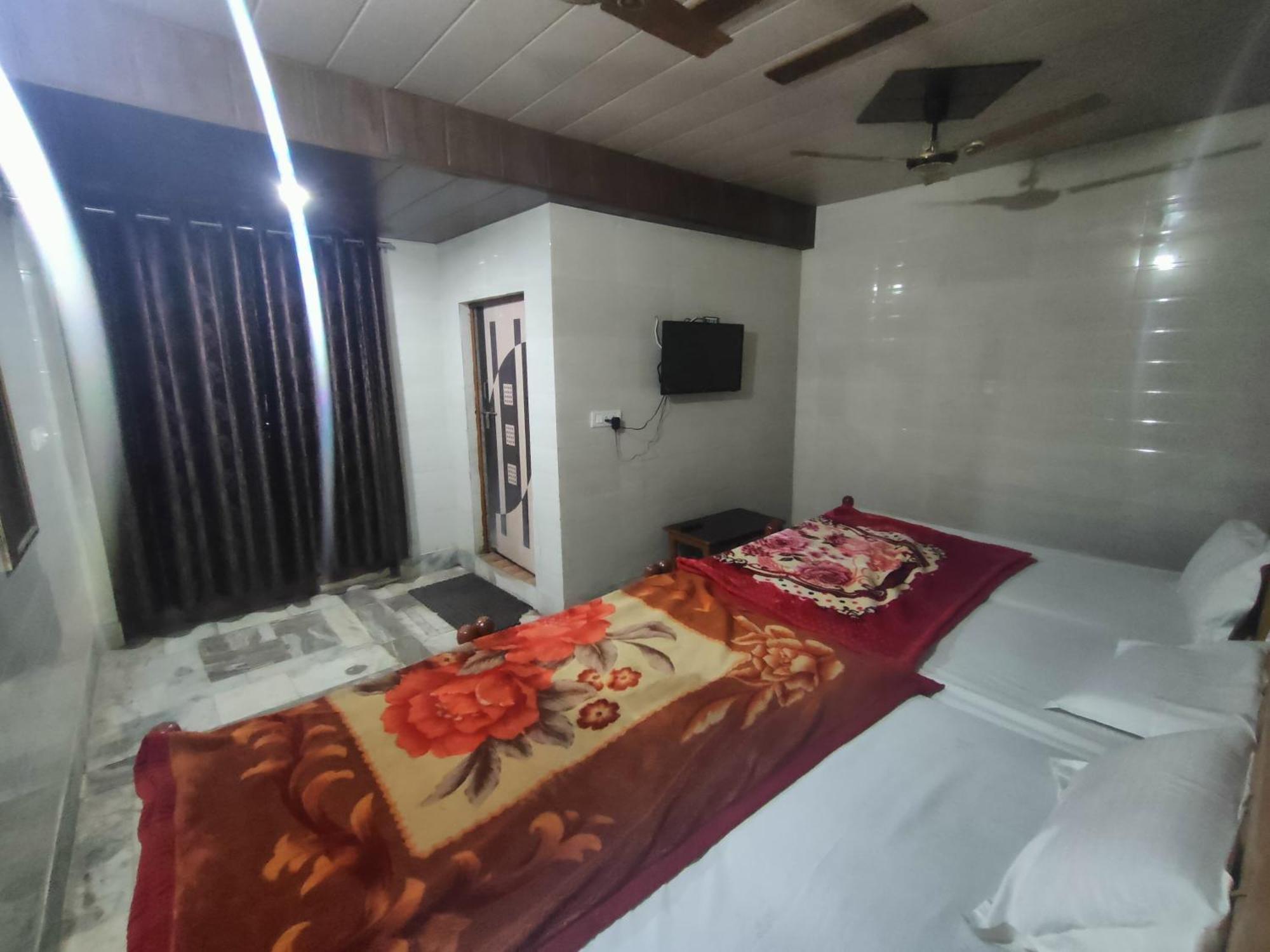 Sgh Guest House Mathura Extérieur photo