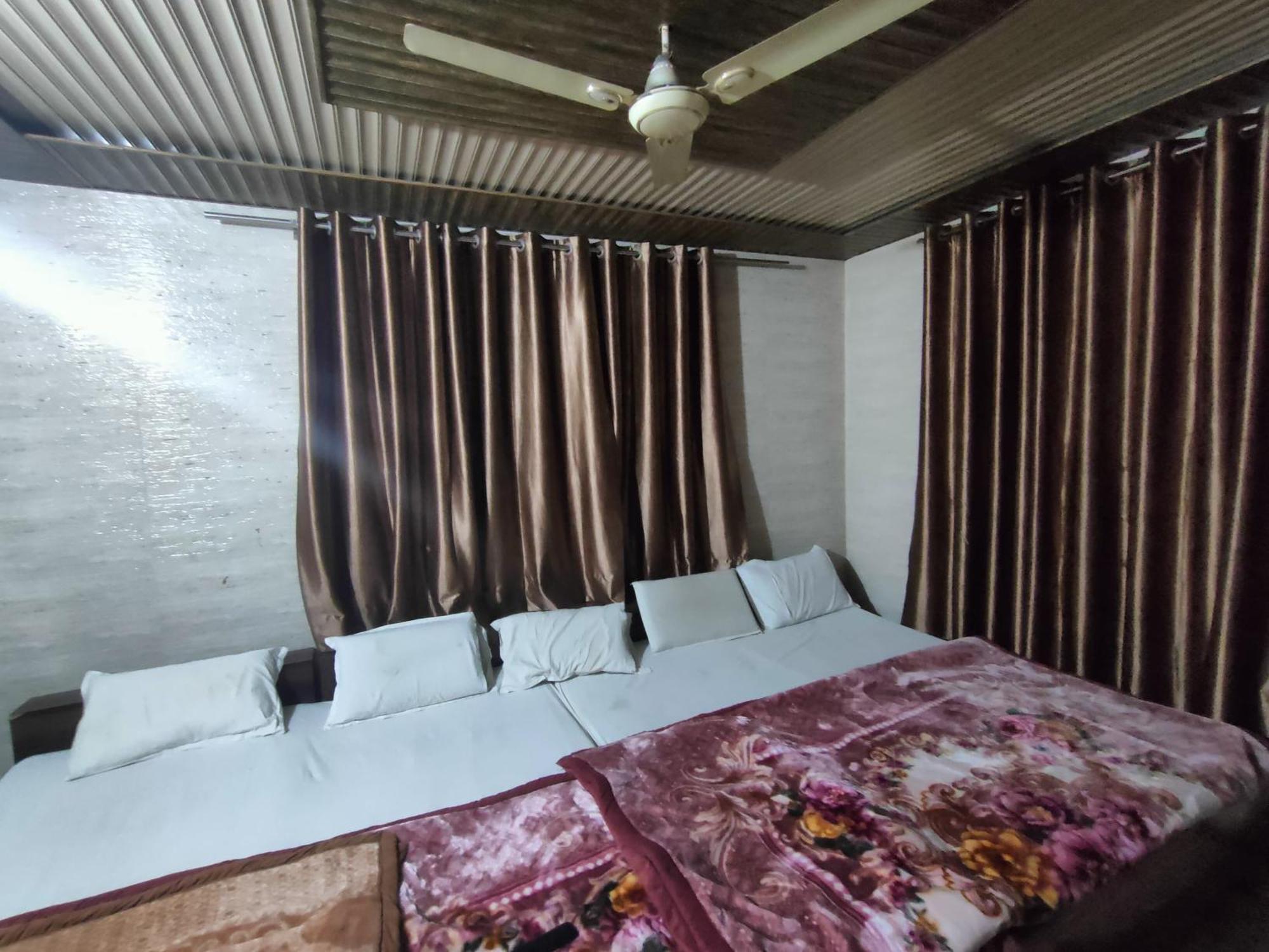 Sgh Guest House Mathura Extérieur photo